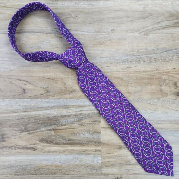 🔹️NWT Vineyard Vines Natixis Purple Green & White Geo Design Necktie
